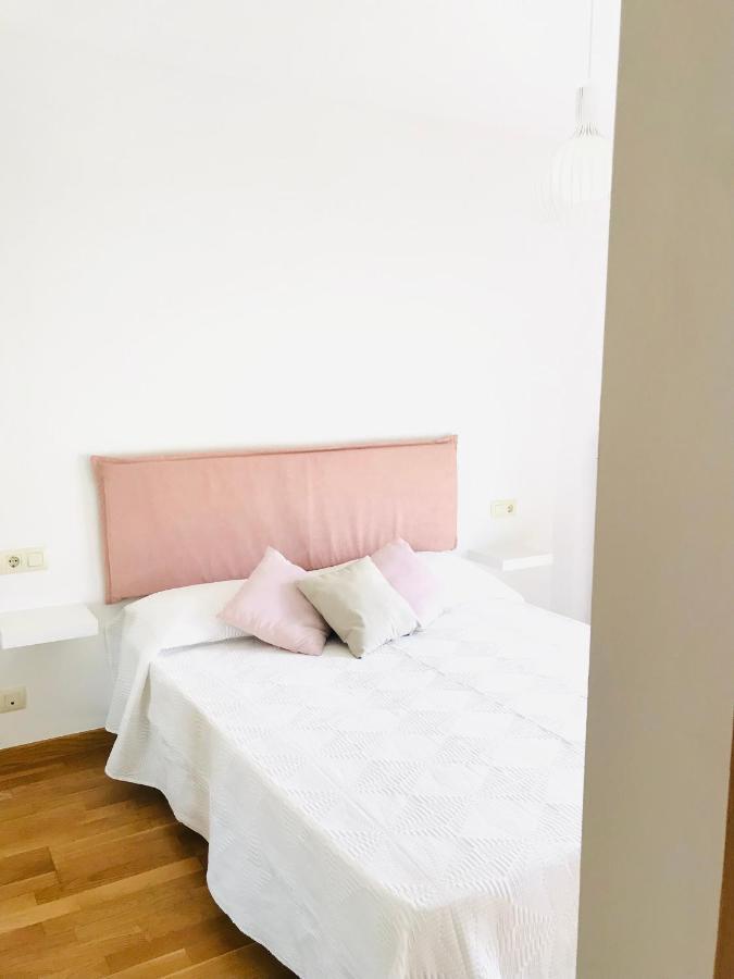 Holiday home La Puerta De Viana, Con Desayuno, Piscina Y Posibilidad Visita A Bodega!